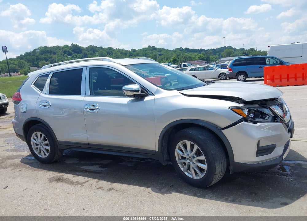 2018 NISSAN ROGUE VIN: KNMAT2MV2JP578025