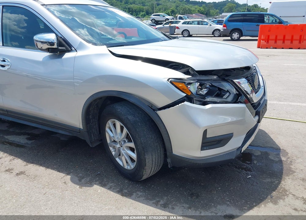 2018 NISSAN ROGUE VIN: KNMAT2MV2JP578025