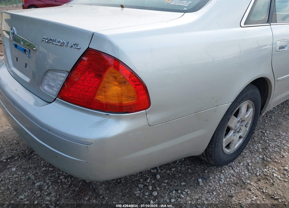 2001 TOYOTA AVALON XL VIN: 4T1BF28BX1U112562