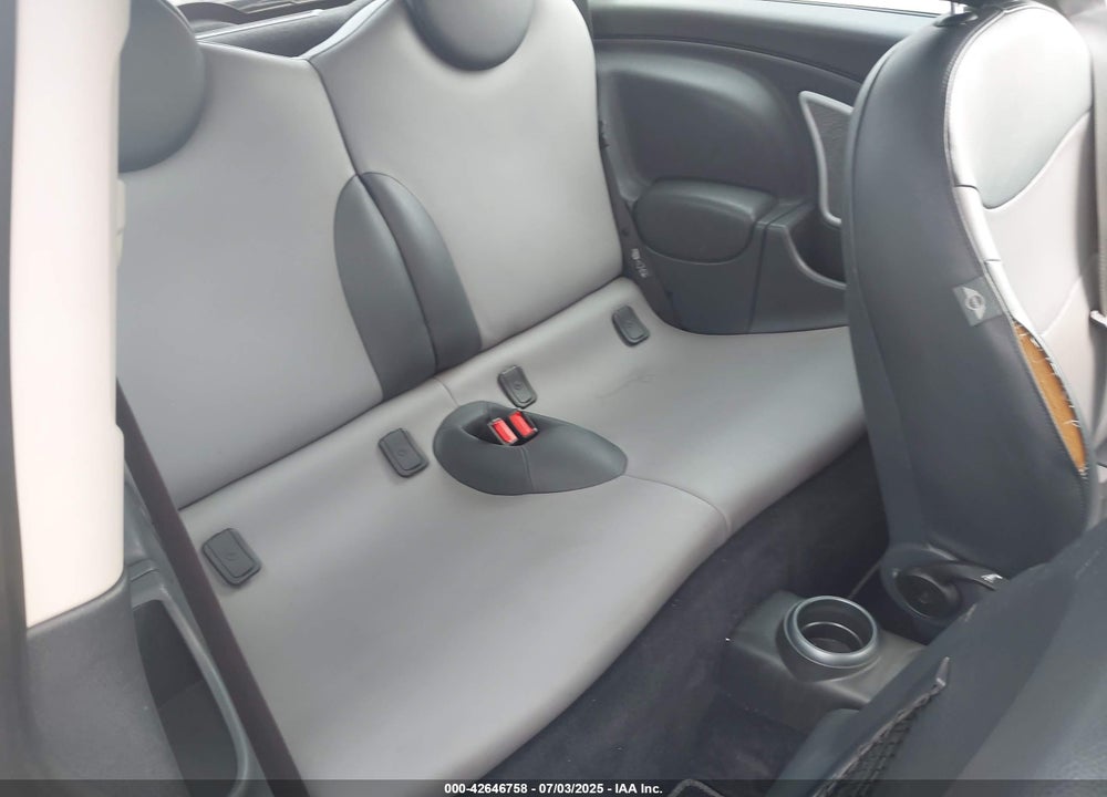 2006 MINI COOPER S VIN: WMWRE33586TJ36382