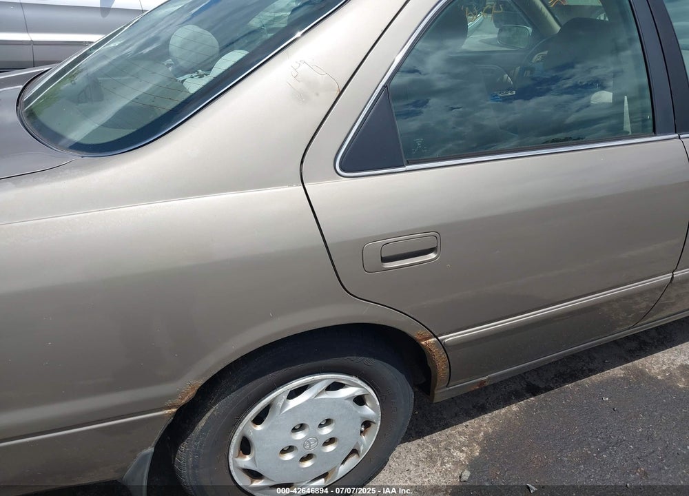 1999 TOYOTA CAMRY LE VIN: 4T1BG22K5XU571948