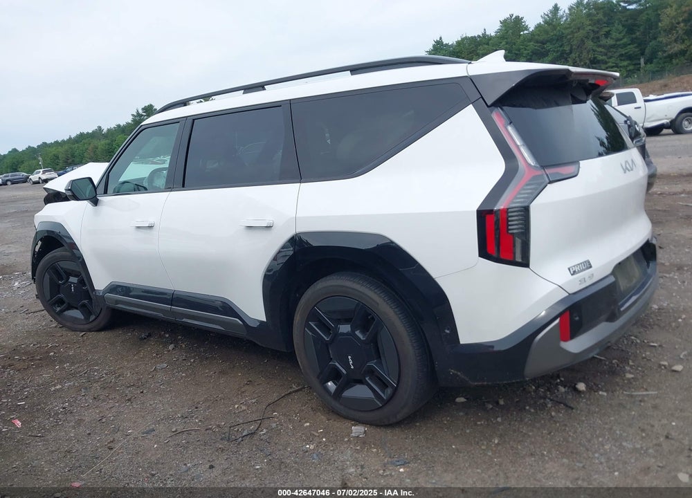 2025 KIA EV9 VIN: KNDAEFS56S6053741