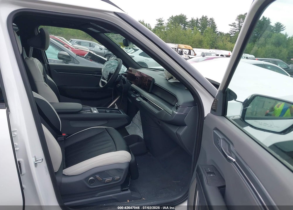 2025 KIA EV9 VIN: KNDAEFS56S6053741