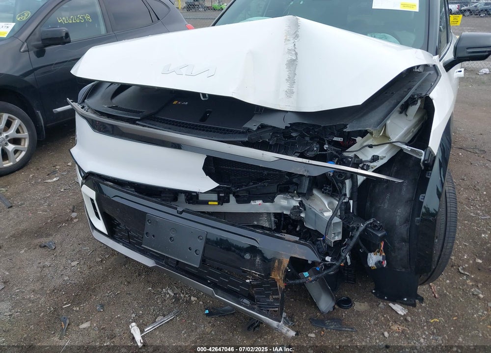 2025 KIA EV9 VIN: KNDAEFS56S6053741