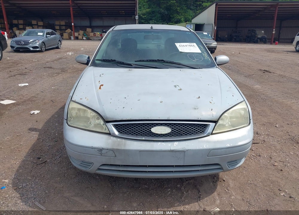 2005 FORD FOCUS ZX4 VIN: 1FAFP34N95W101125