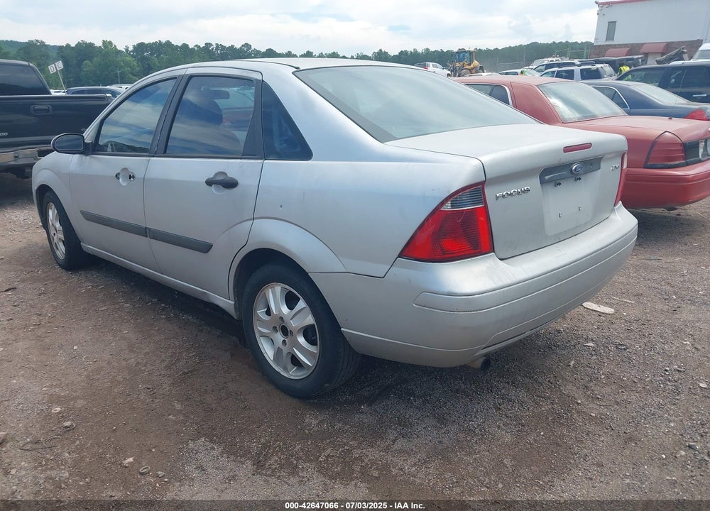 2005 FORD FOCUS ZX4 VIN: 1FAFP34N95W101125