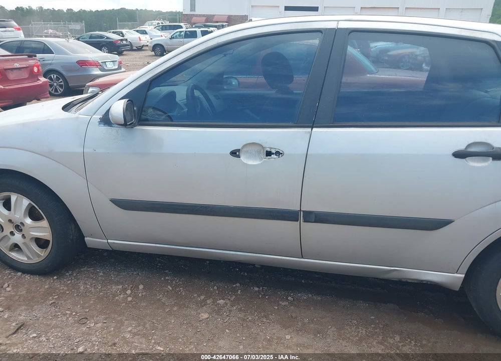 2005 FORD FOCUS ZX4 VIN: 1FAFP34N95W101125