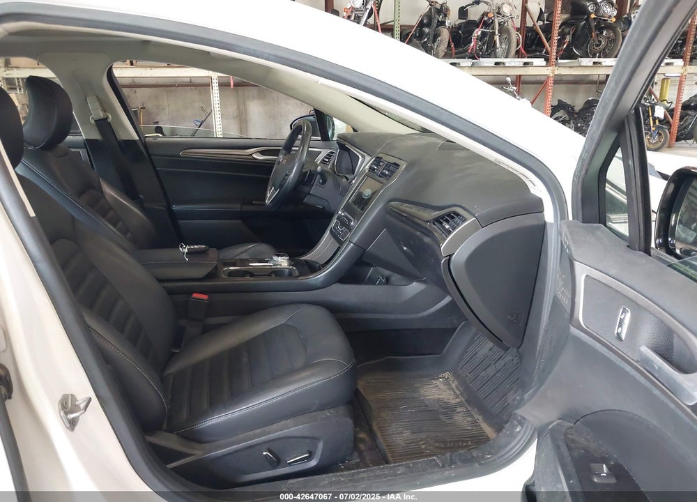 2017 FORD FUSION VIN: 3FA6P0T91HR220913