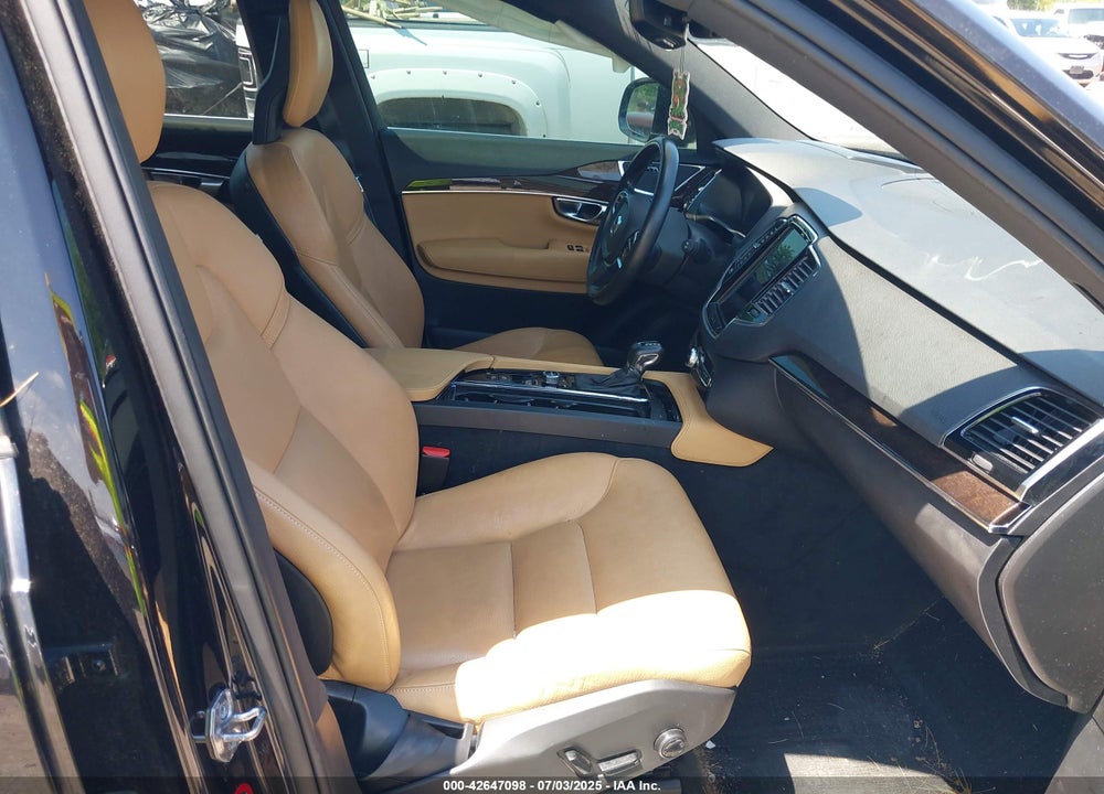 2017 VOLVO XC90 VIN: YV4A22PK3H1163861