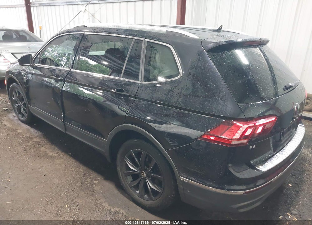 2022 VOLKSWAGEN TIGUAN VIN: 3VV2B7AX0NM049163