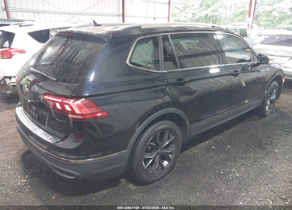 2022 VOLKSWAGEN TIGUAN VIN: 3VV2B7AX0NM049163