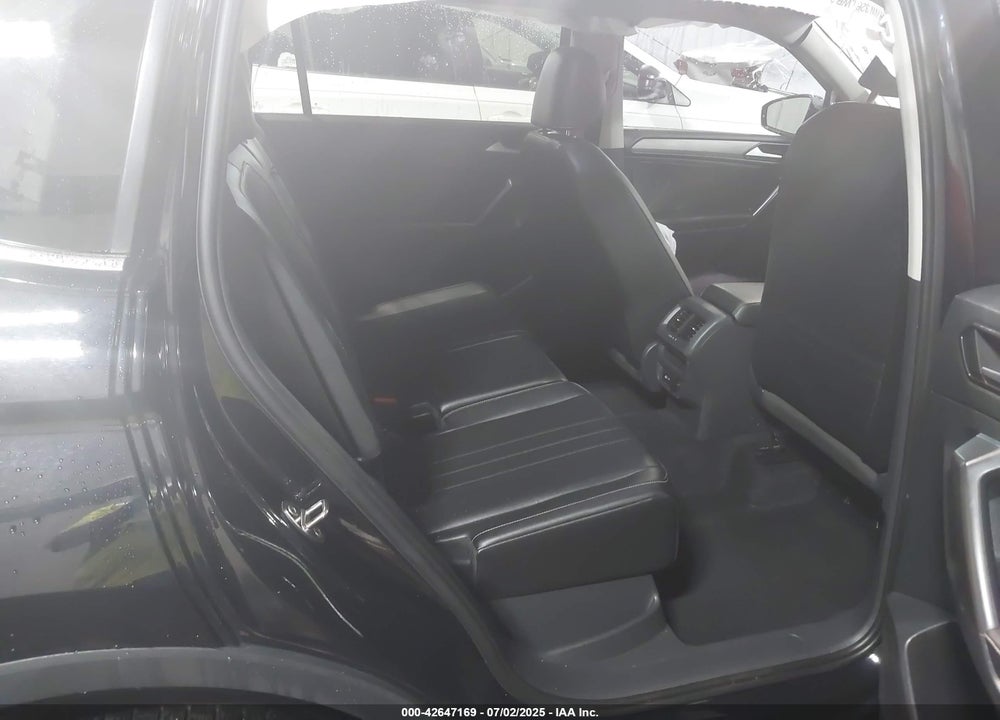 2022 VOLKSWAGEN TIGUAN VIN: 3VV2B7AX0NM049163