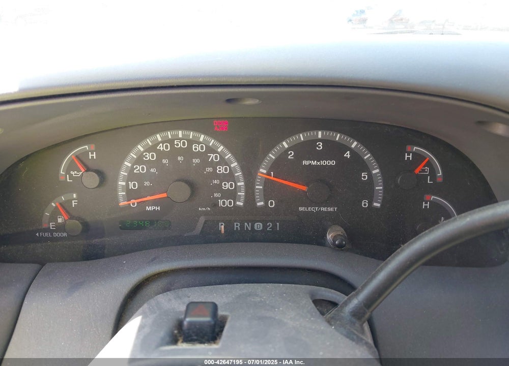 2002 FORD F-150 LARIAT/XLT VIN: 1FTRW08L22KB81310
