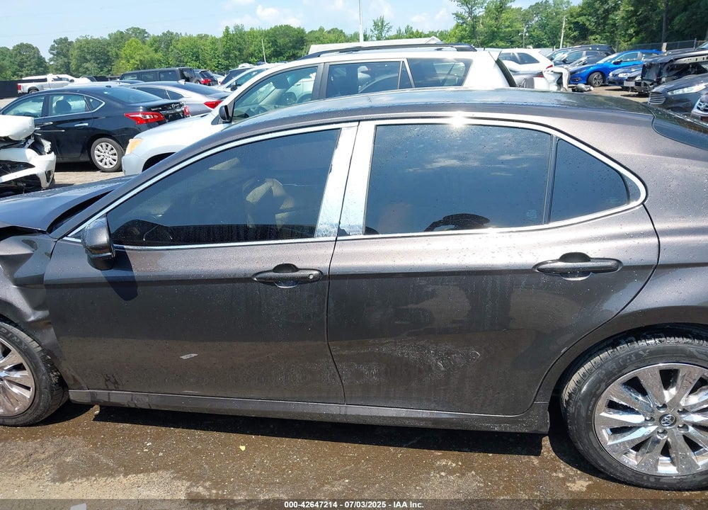 2018 TOYOTA CAMRY VIN: 4T1B11HK8JU007334