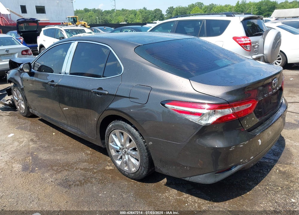 2018 TOYOTA CAMRY VIN: 4T1B11HK8JU007334