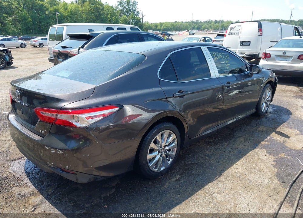 2018 TOYOTA CAMRY VIN: 4T1B11HK8JU007334