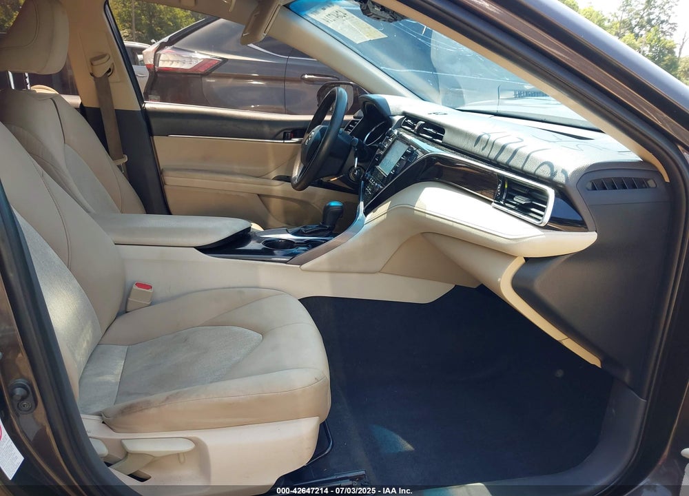 2018 TOYOTA CAMRY VIN: 4T1B11HK8JU007334