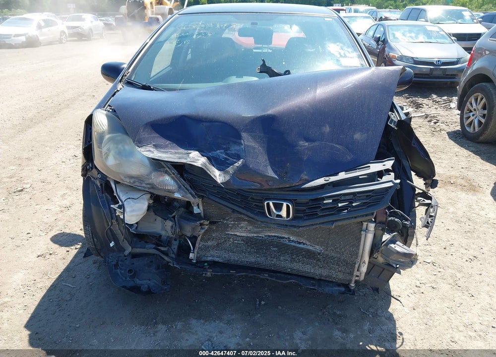 2013 HONDA FIT VIN: JHMGE8H55DC021539