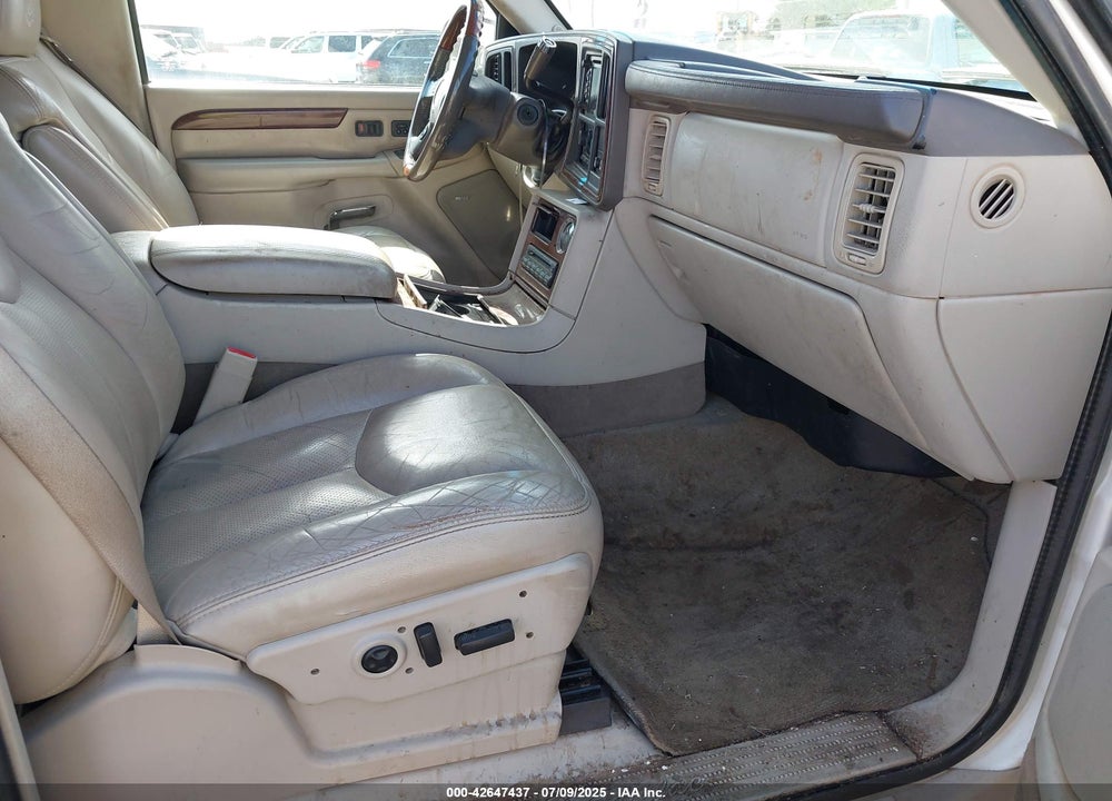 2005 CADILLAC ESCALADE STANDARD VIN: 1GYEK63N05R118430