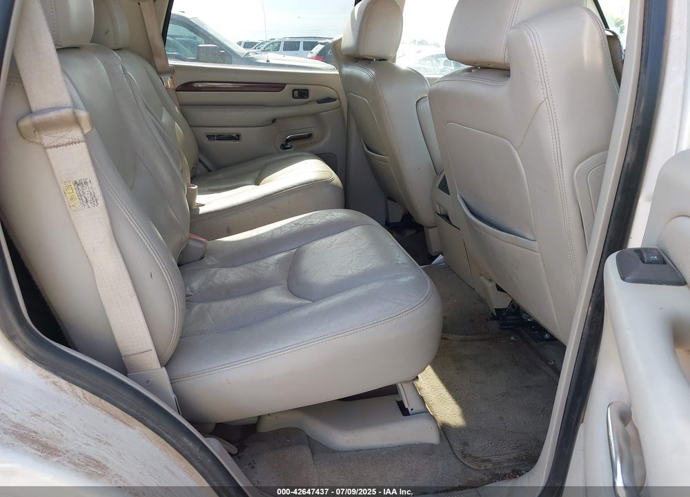 2005 CADILLAC ESCALADE STANDARD VIN: 1GYEK63N05R118430