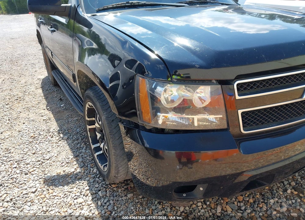 2011 CHEVROLET TAHOE LS VIN: 1GNSCAE07BR278849