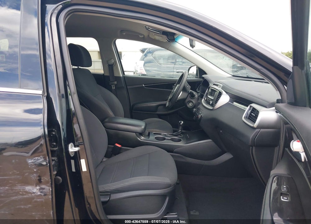 2017 KIA SORENTO VIN: 5XYPG4A37HG284646