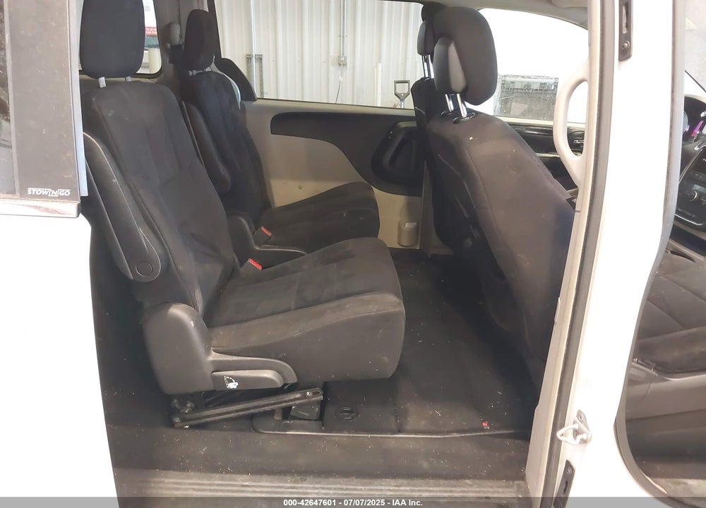 2011 DODGE GRAND CARAVAN VIN: 2D4RN5DG6BR660679