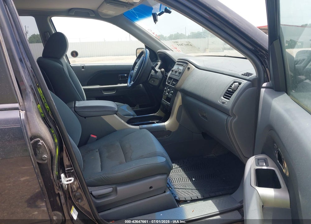 2008 HONDA PILOT VIN: 5FNYF282X8B015542