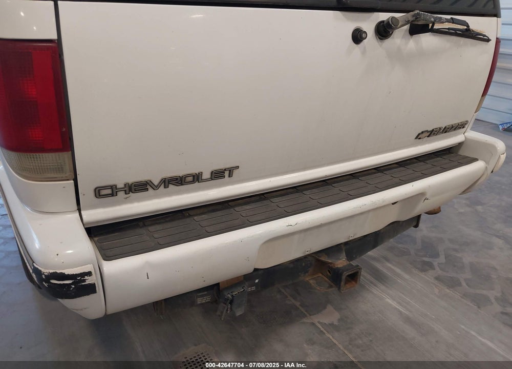1995 CHEVROLET BLAZER VIN: 1GNDT13W0S2182537