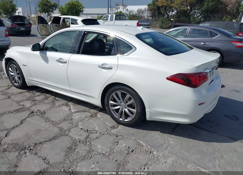 2016 INFINITI Q70H VIN: JN1EY1AP9GM470064