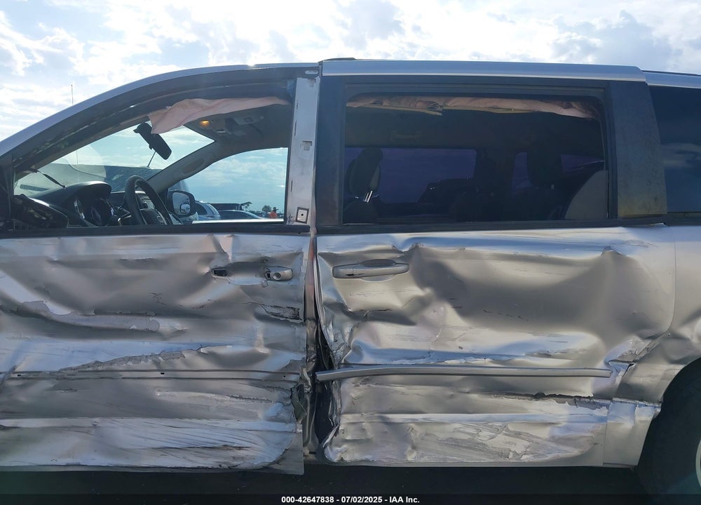 2012 DODGE GRAND CARAVAN VIN: 2C4RDGCG5CR384719