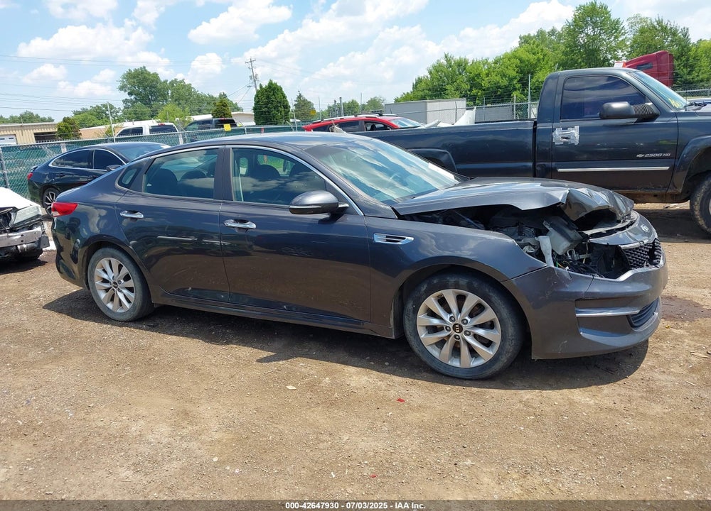 2017 KIA OPTIMA VIN: 5XXGT4L32HG148387