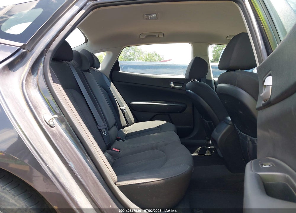 2017 KIA OPTIMA VIN: 5XXGT4L32HG148387