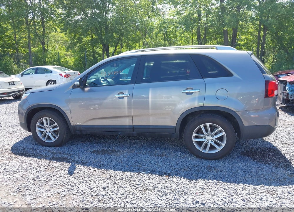 2015 KIA SORENTO VIN: 5XYKTCA67FG585974