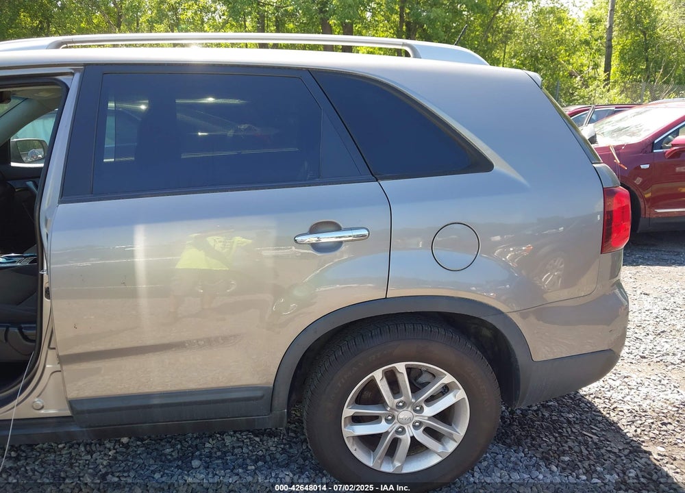 2015 KIA SORENTO VIN: 5XYKTCA67FG585974