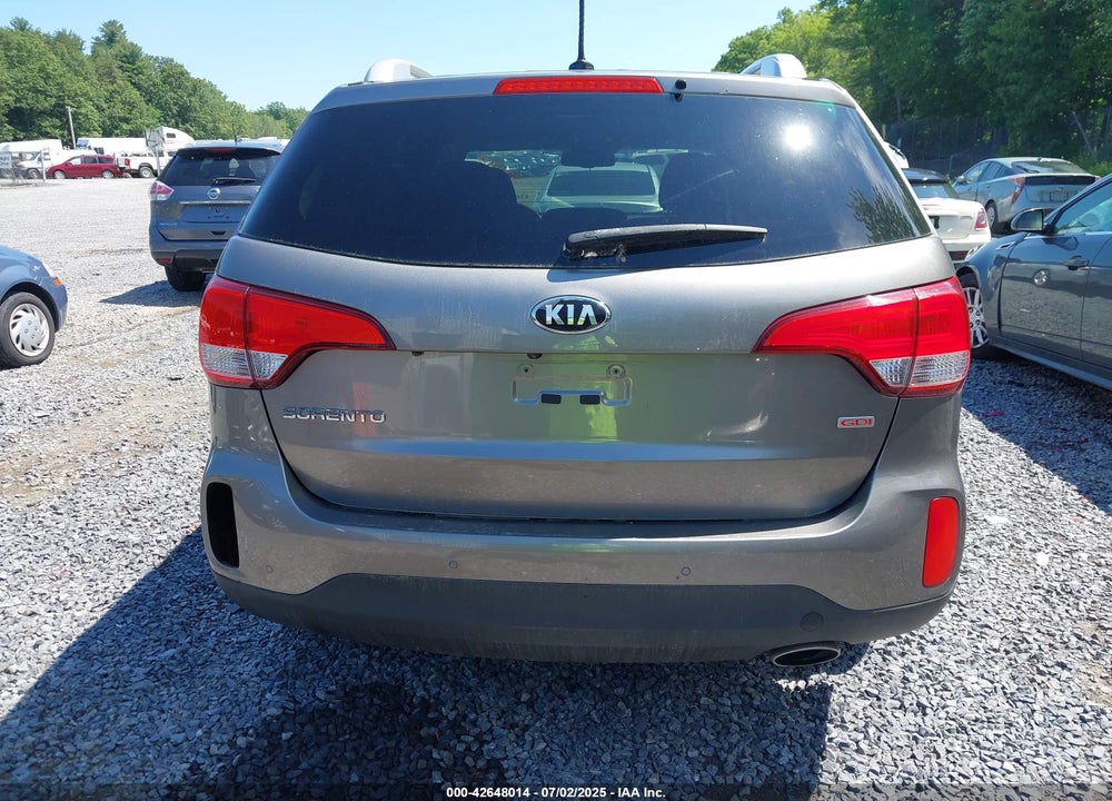2015 KIA SORENTO VIN: 5XYKTCA67FG585974