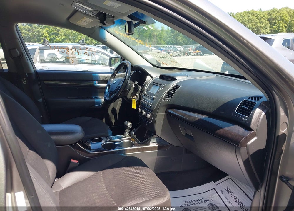 2015 KIA SORENTO VIN: 5XYKTCA67FG585974