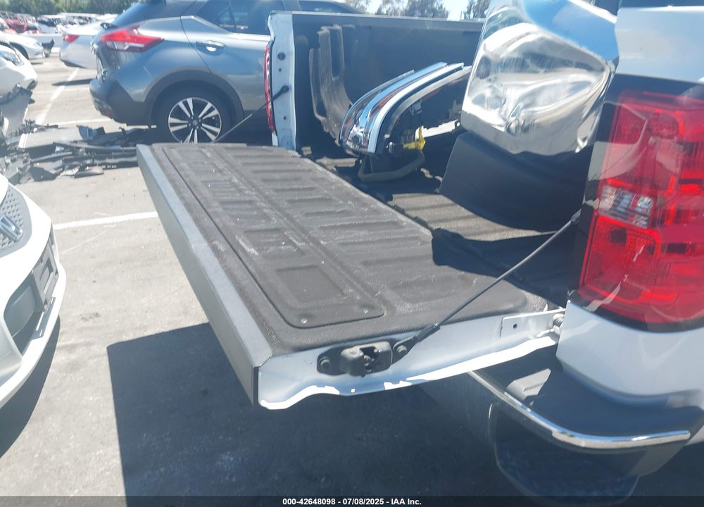 2018 CHEVROLET SILVERADO 1500 VIN: 1GCNCREC8JZ379511