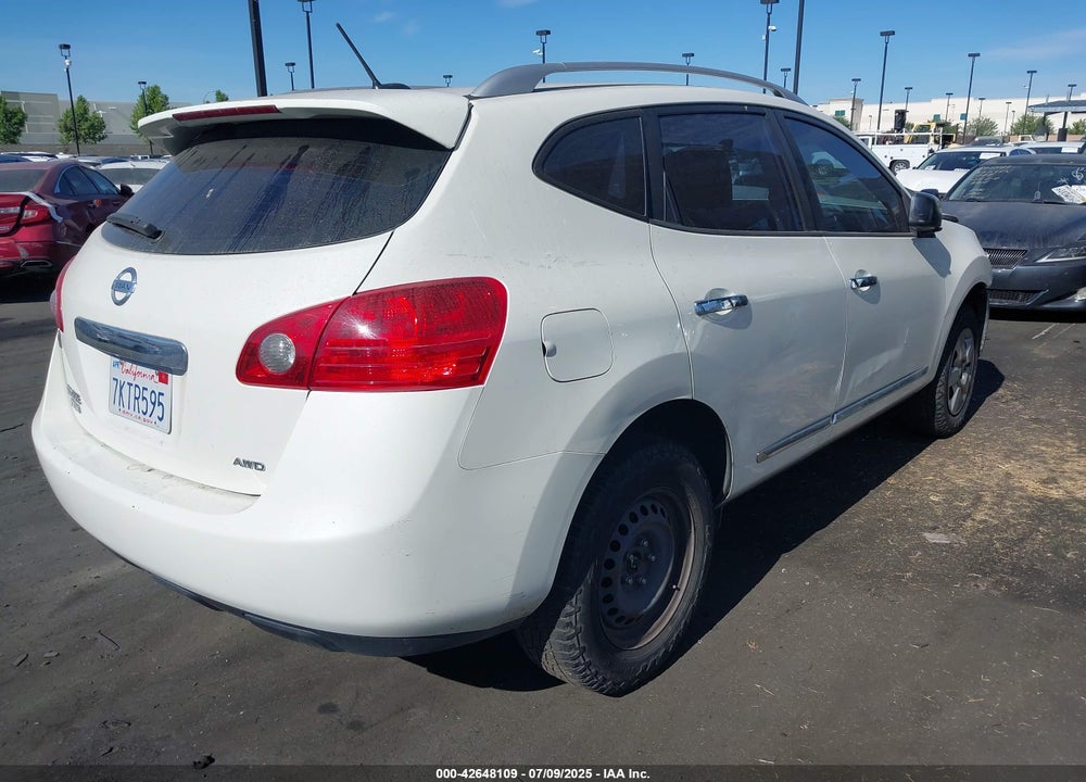 2015 NISSAN ROGUE SELECT S VIN: JN8AS5MVXFW758021