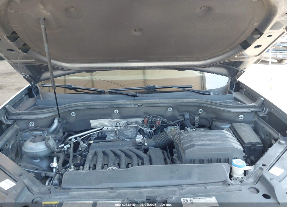 2018 VOLKSWAGEN ATLAS VIN: 1V2AR2CA6JC568696