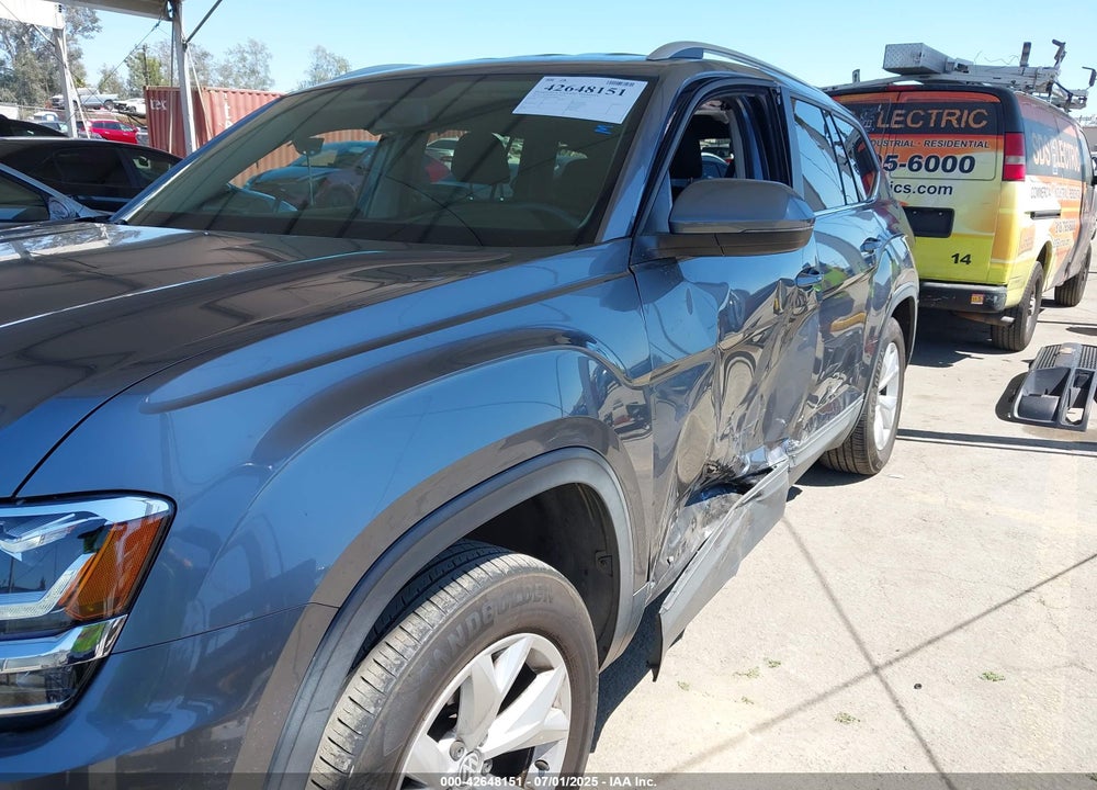 2018 VOLKSWAGEN ATLAS VIN: 1V2AR2CA6JC568696