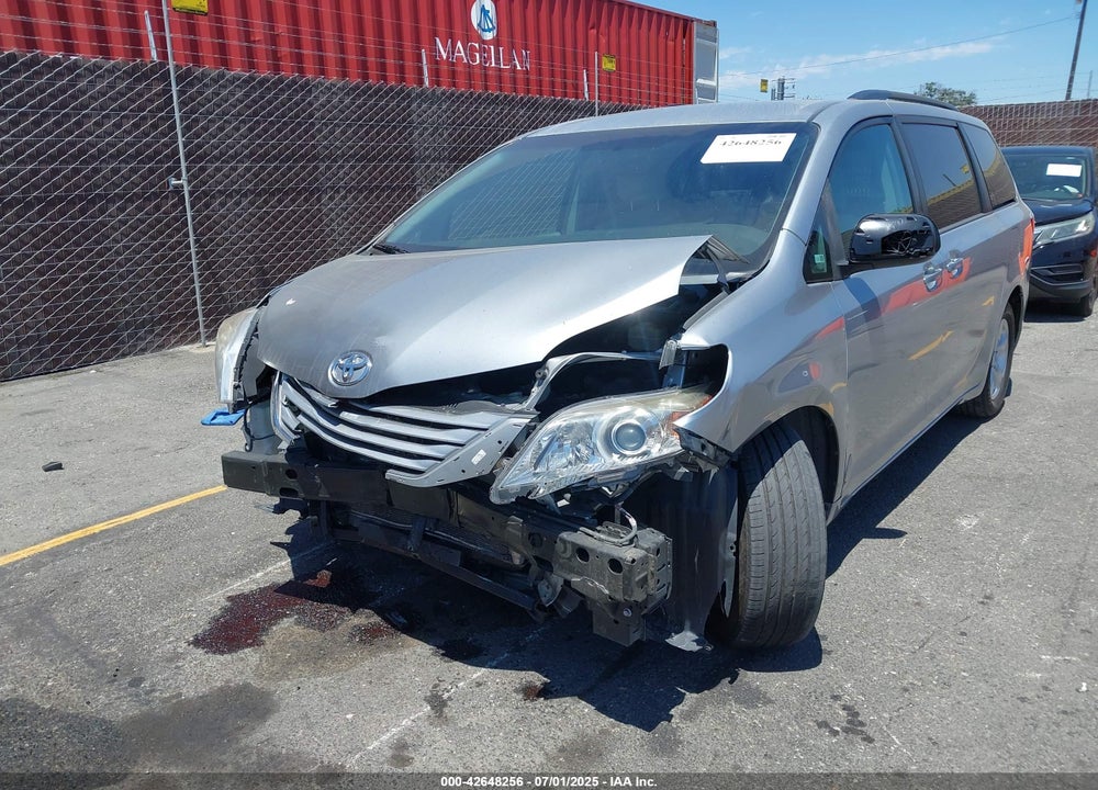 2015 TOYOTA SIENNA LE 8 PASSENGER VIN: 5TDKK3DC6FS631351