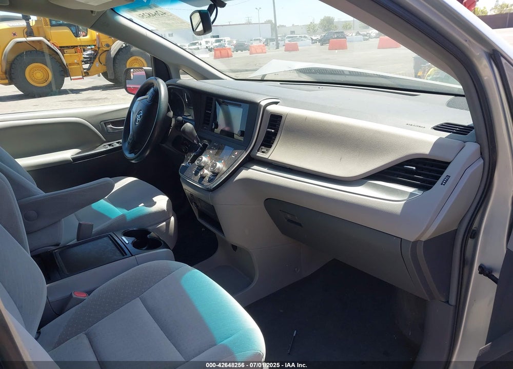 2015 TOYOTA SIENNA LE 8 PASSENGER VIN: 5TDKK3DC6FS631351