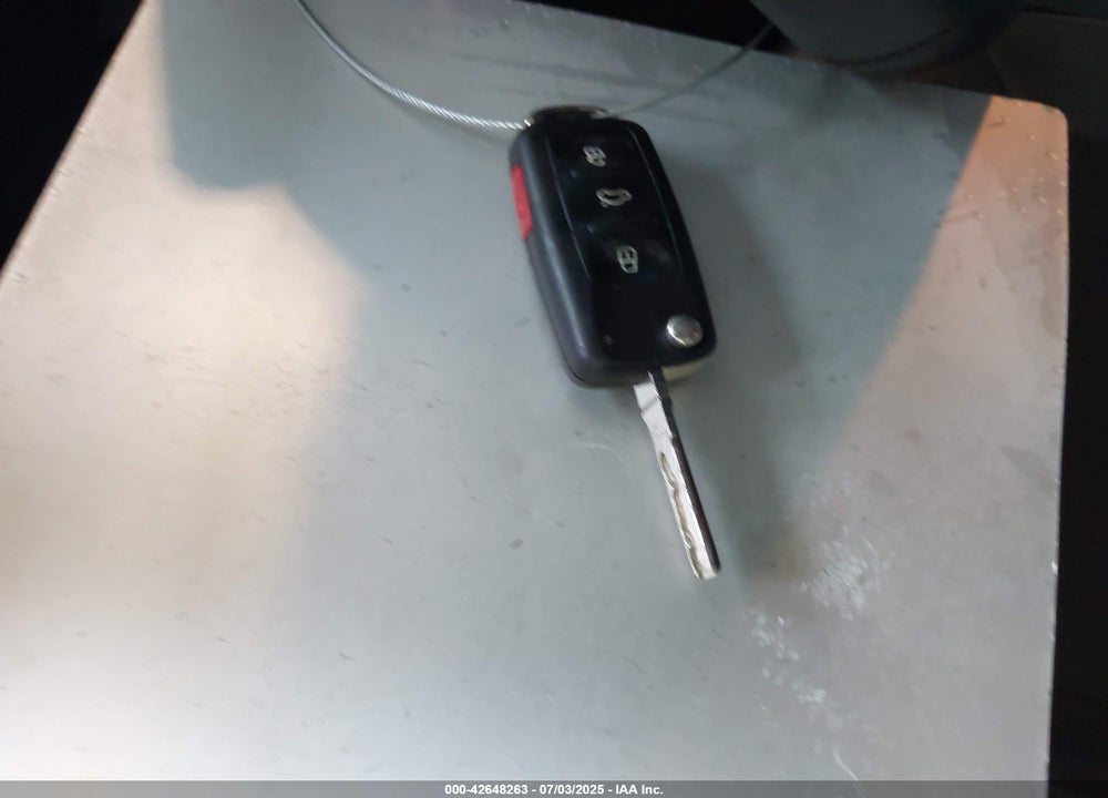 2014 VOLKSWAGEN PASSAT VIN: 1VWAT7A37EC035831
