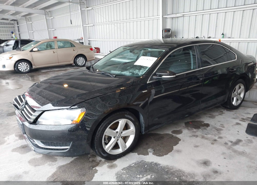 2014 VOLKSWAGEN PASSAT VIN: 1VWAT7A37EC035831