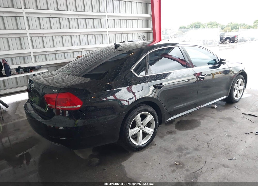2014 VOLKSWAGEN PASSAT VIN: 1VWAT7A37EC035831