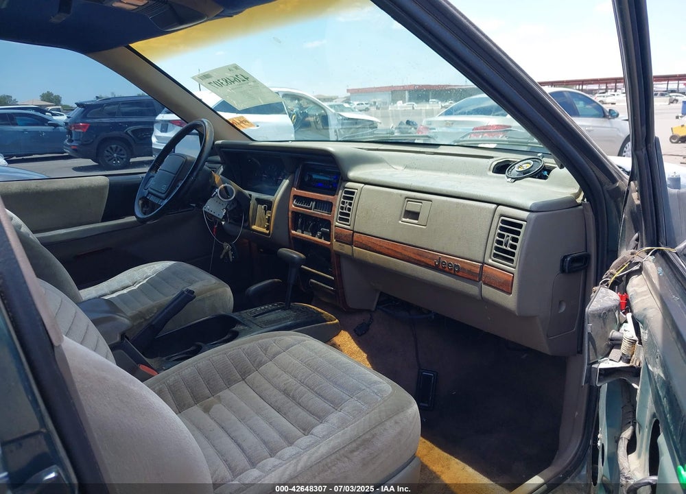1993 JEEP GRAND CHEROKEE LAREDO VIN: 1J4GZ58S3PC637099