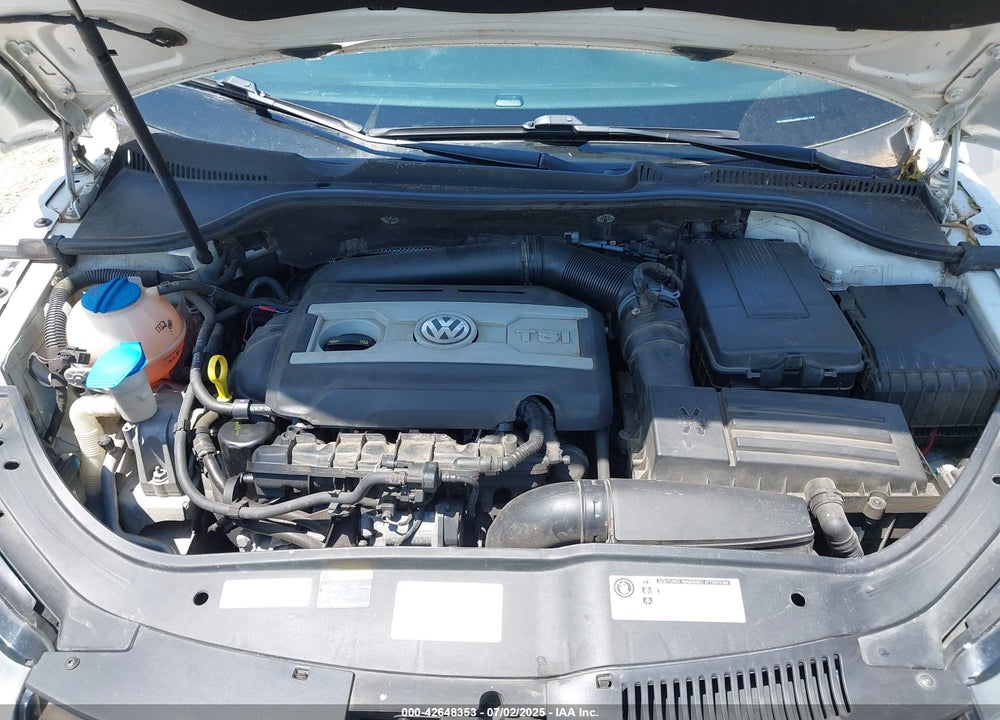 2014 VOLKSWAGEN EOS VIN: WVWBW8AH9EV001104