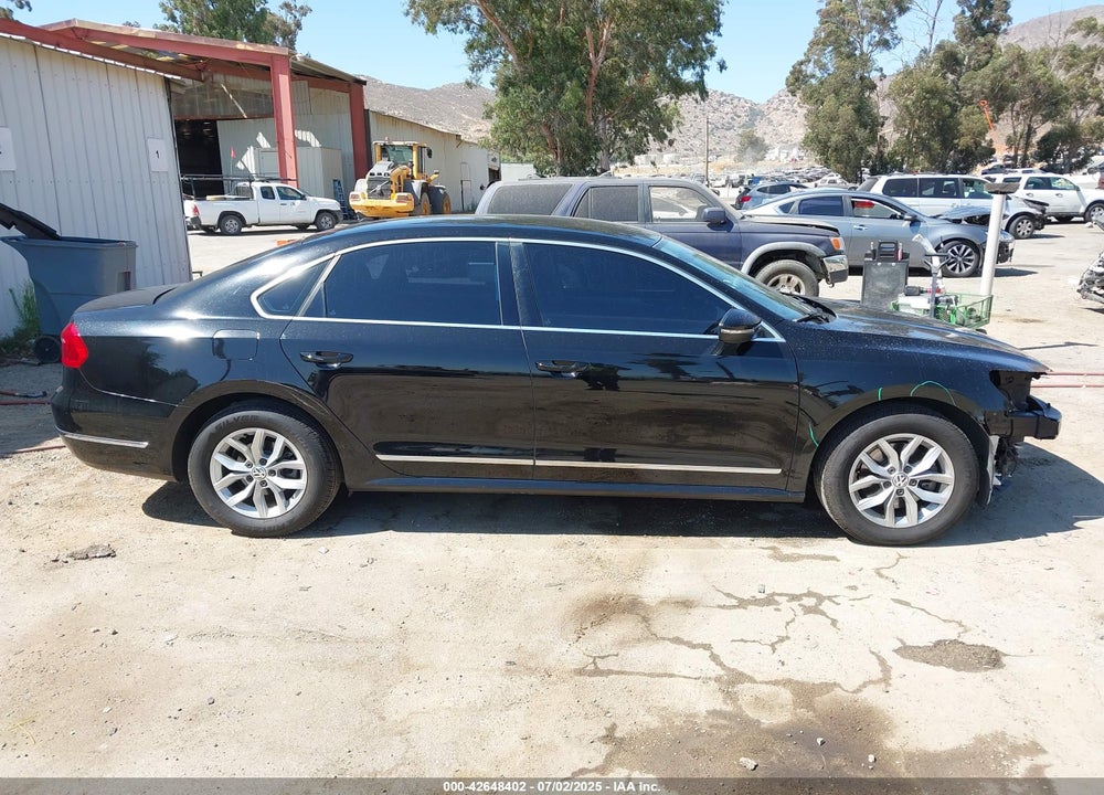 2016 VOLKSWAGEN PASSAT VIN: 1VWAT7A36GC003794