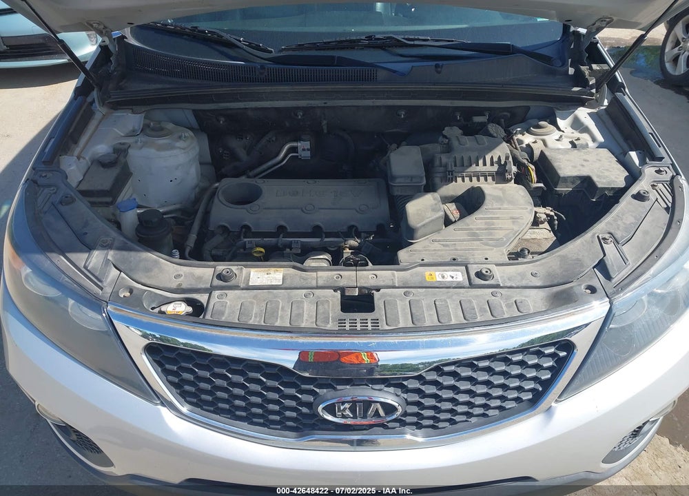 2013 KIA SORENTO LX VIN: 5XYKT3A13DG408551